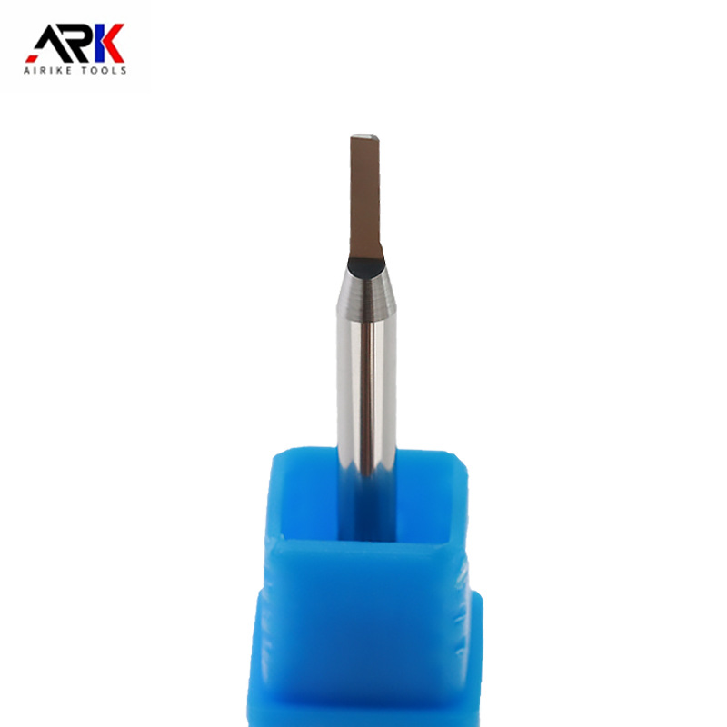 Zongyeda izah edir - Ağac emalı freze kəsiciləri üçün saat əqrəbi istiqamətində və ya əksinə fırlanma?